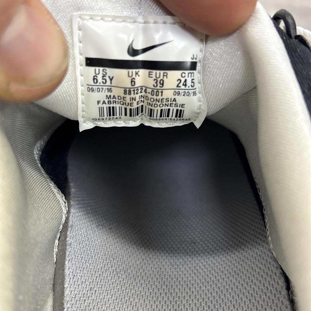 Nike Air Max Zero | Black-White-Wolf-Grey | Oreo Size 6.5Y - Picture 7 of 16